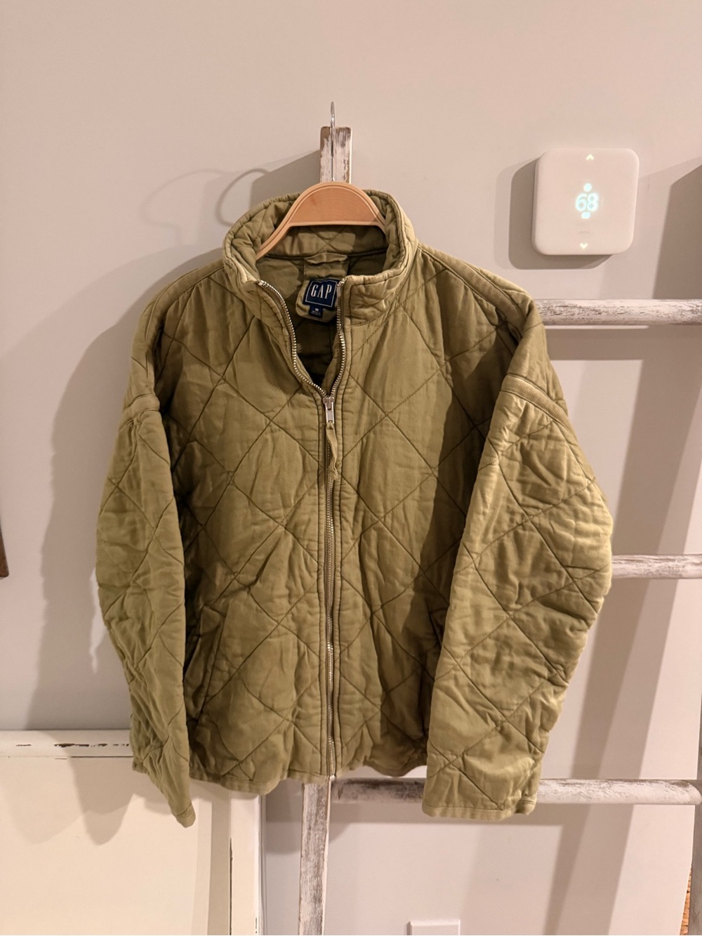 Gap Army Green Quilted Jacket Size Medium Full Zip Pockets Warm Fall EUC